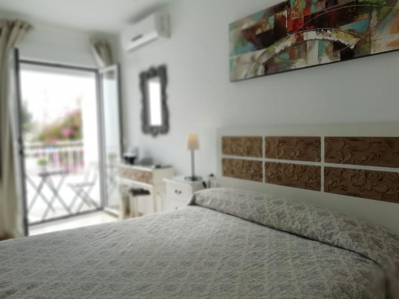 Hostal Tres Soles Nerja Exterior foto