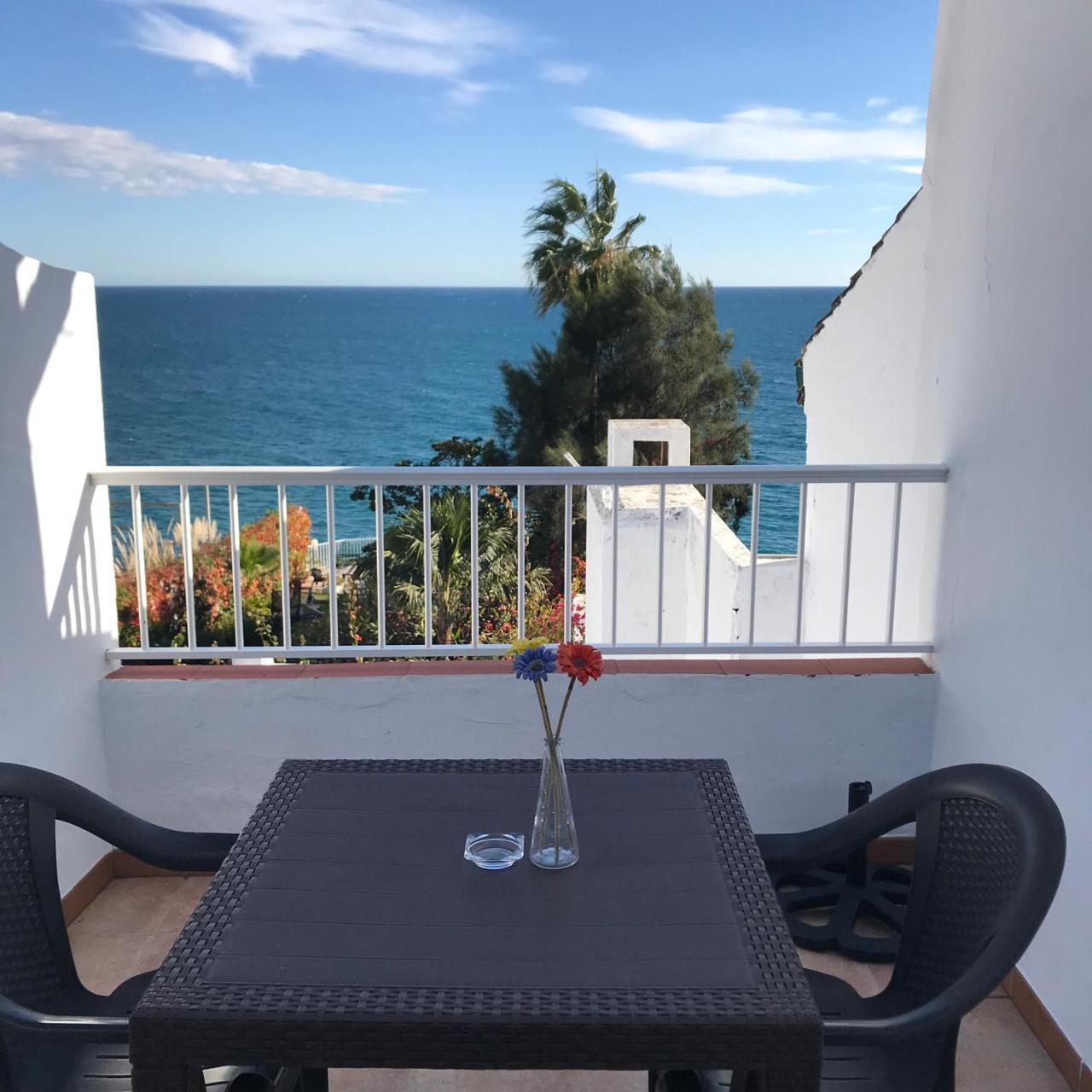 Hostal Tres Soles Nerja Exterior foto