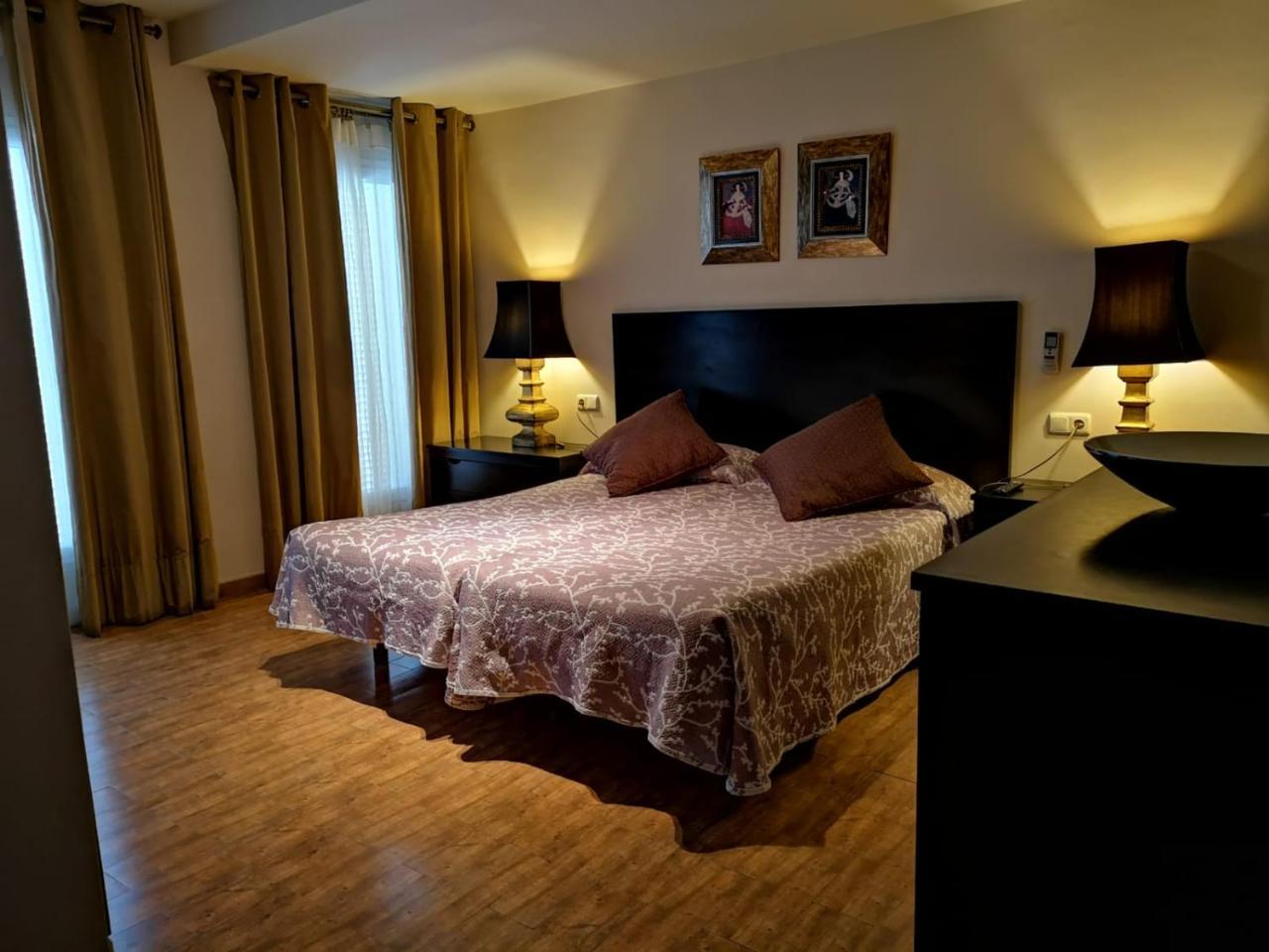 Hostal Tres Soles Nerja Exterior foto